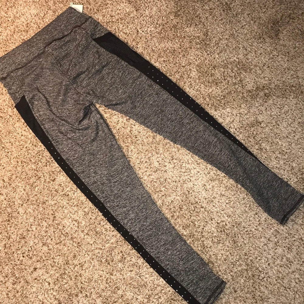 🔥Black Grey Leggings with Pockets - M - NWT - Picture 2 of 6